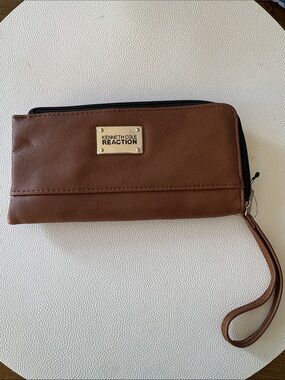 Kenneth Cole Reaction Cognac Brown Zip Wristlet NWT